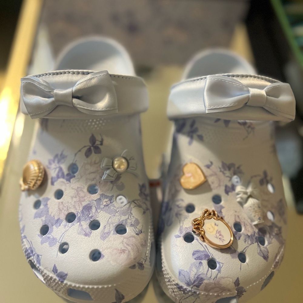Love Shack Fancy Crocs - Picture 14 of 16